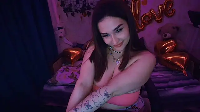 AlisiaRose online show from April 10, 2026, 11:20 pm