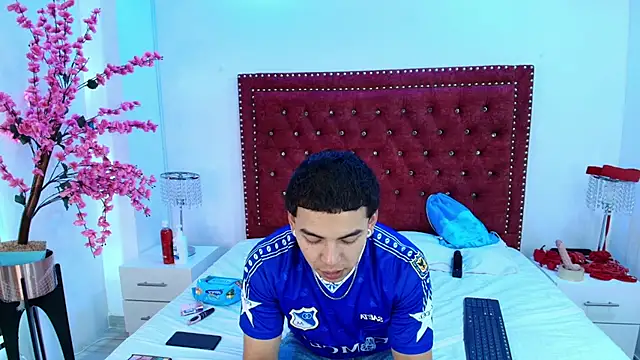 Jaden and sofia online show from May 27, 2026, 3:14 am