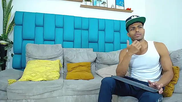 Interracial Snow Bunny online show from March 31, 2026, 9:15 pm