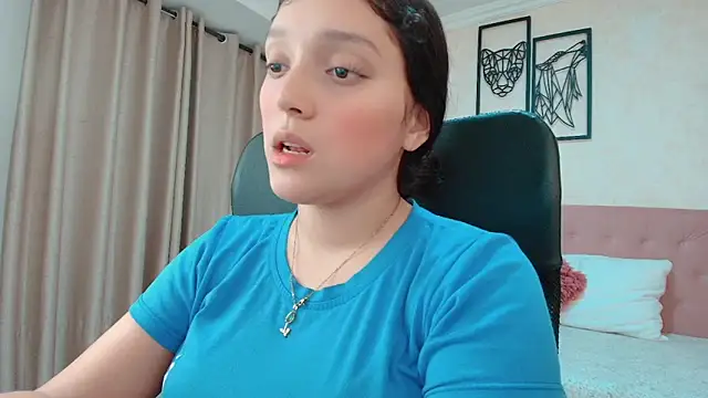 littlemolly walcott online show from May 27, 2026, 12:40 am