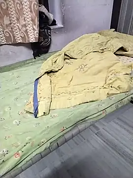 hornycouple20000 online show from March 1, 2026, 4:09 pm