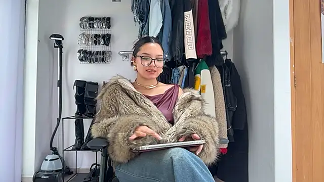 LubaLadeau online show from January 13, 2026, 2:11 pm