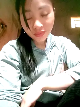 Snapshot of Hiniyk2 chatting on March 4, 2026, 5:02 am Hiniyk2 online show from March 4, 2026, 5:02 am