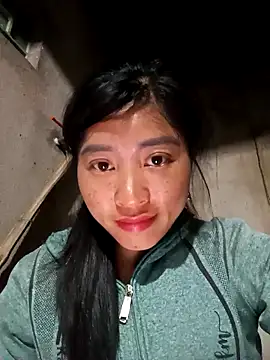 Snapshot of Hiniyk2 chatting on March 5, 2026, 1:51 pm Hiniyk2 online show from March 5, 2026, 1:51 pm