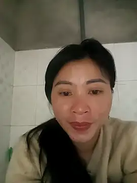 Snapshot of Hiniyk2 chatting on March 15, 2026, 12:05 am Hiniyk2 online show from March 15, 2026, 12:05 am