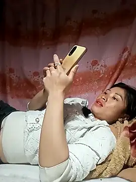 Snapshot of Hiniyk2 chatting on March 19, 2026, 1:04 pm Hiniyk2 online show from March 19, 2026, 1:04 pm