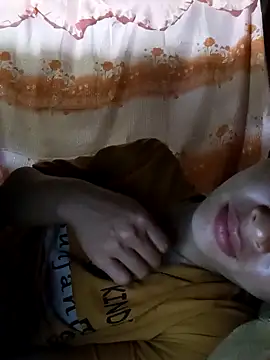 Snapshot of Hiniyk2 chatting on March 28, 2026, 5:40 am Hiniyk2 online show from March 28, 2026, 5:40 am