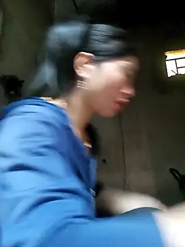 Snapshot of Hiniyk2 chatting on April 2, 2026, 4:32 am Hiniyk2 online show from April 2, 2026, 4:32 am