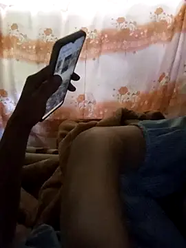 Snapshot of Hiniyk2 chatting on April 8, 2026, 5:29 am Hiniyk2 online show from April 8, 2026, 5:29 am