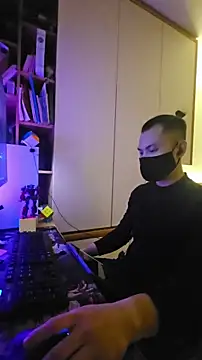 Snapshot of OnlyHand9x chatting on February 2, 2026, 3:33 pm OnlyHand9x online show from February 2, 2026, 3:33 pm