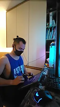 Snapshot of OnlyHand9x chatting on March 1, 2026, 5:48 pm OnlyHand9x online show from March 1, 2026, 5:48 pm