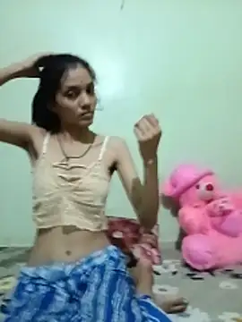 Honey lily-93 online show from June 9, 2026, 5:24 pm