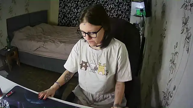 Snapshot of Withbeautyeyes chatting on January 13, 2026, 2:11 pm Withbeautyeyes online show from January 13, 2026, 2:11 pm