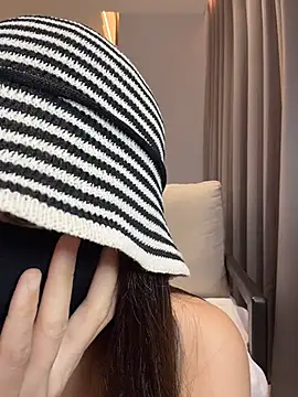 ZJbaby online show from June 14, 2026, 2:08 pm