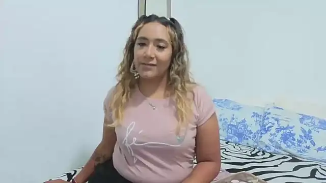 Snapshot of IsabelaAcosta chatting on July 6, 2026, 8:11 pm IsabelaAcosta online show from July 6, 2026, 8:11 pm