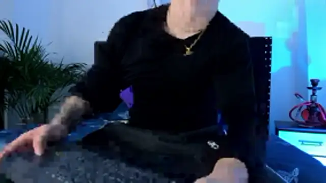 Liam saint online show from April 14, 2026, 12:11 pm