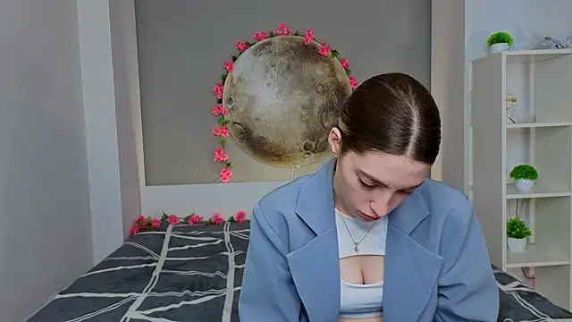 BrianneMallory online show from February 15, 2026, 6:10 am