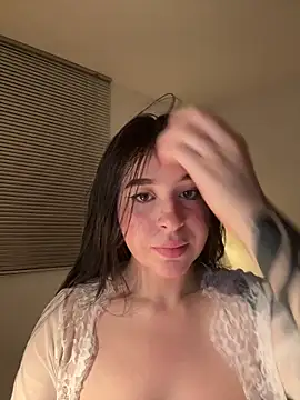 evelynrosess1 online show from March 23, 2026, 11:42 pm