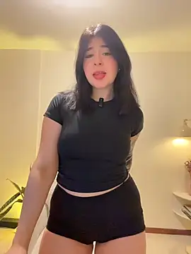evelynrosess1 online show from July 18, 2026, 12:04 am