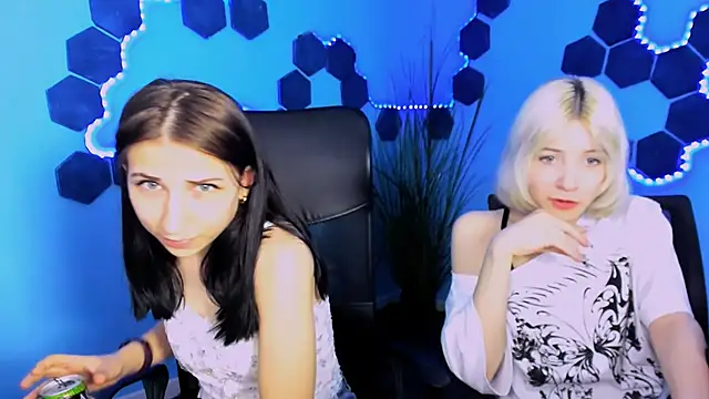 sweetie chloe  online show from May 12, 2026, 8:44 am