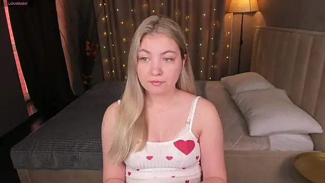 Angel  Grace online show from April 14, 2026, 12:05 am