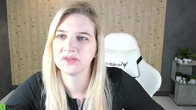 SoftLana online show from February 6, 2026, 4:06 am