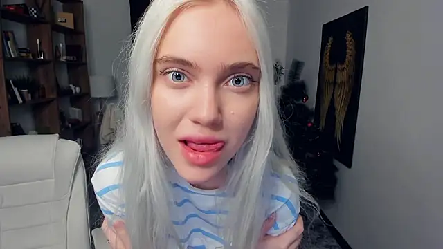 KristalCrowner online show from January 17, 2026, 6:55 pm