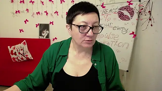 EmilyL0ve online show from March 11, 2026, 6:25 pm