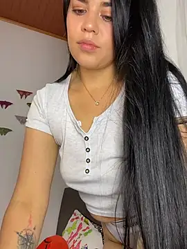Snapshot of sophyy_white chatting on June 2, 2026, 5:20 am sophyy white online show from June 2, 2026, 5:20 am