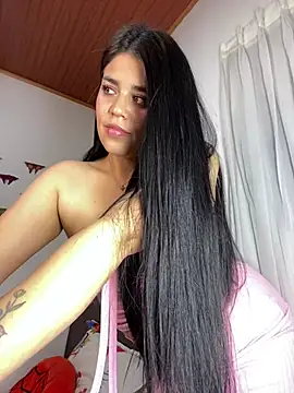 Snapshot of sophyy_white chatting on June 8, 2026, 5:30 am sophyy white online show from June 8, 2026, 5:30 am