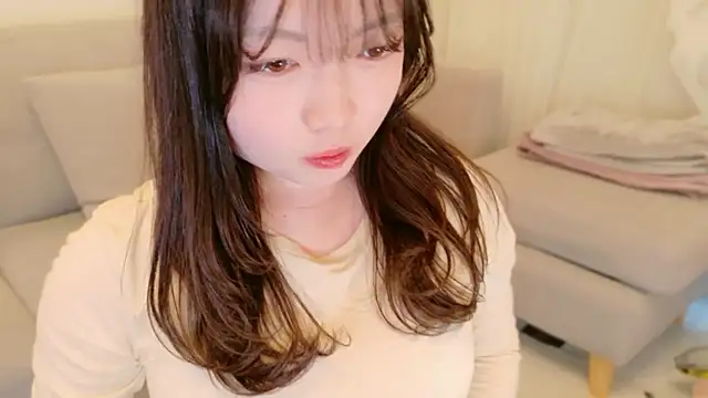   Yui  online show from April 9, 2026, 12:54 am