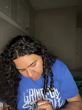 Angeliccreamyrican online show from April 3, 2026, 4:54 am