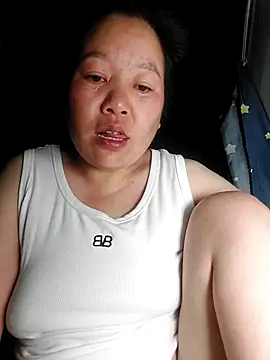 donaaa2 online show from April 16, 2026, 4:08 pm