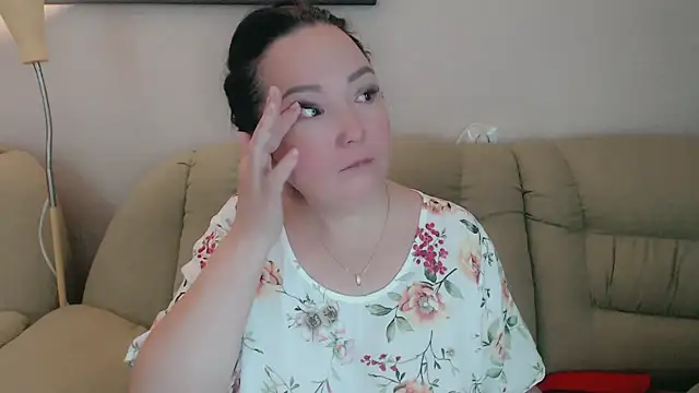 Snapshot of infinity_loveliness chatting on October 14, 2025, 5:19 am infinity loveliness online show from October 14, 2025, 5:19 am