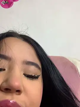 DulcePiink online show from March 8, 2026, 8:34 pm