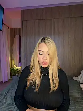 Snapshot of karymoron chatting on February 6, 2026, 3:33 am karymoron online show from February 6, 2026, 3:33 am