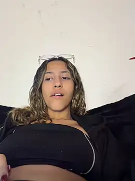 vicky bass  online show from March 11, 2026, 2:28 am