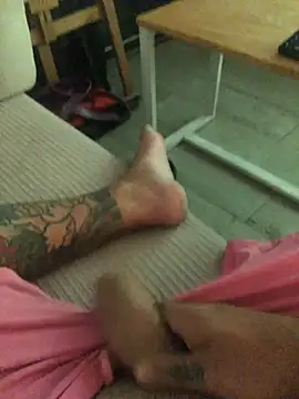 psilocibina22 online show from February 18, 2026, 2:29 am