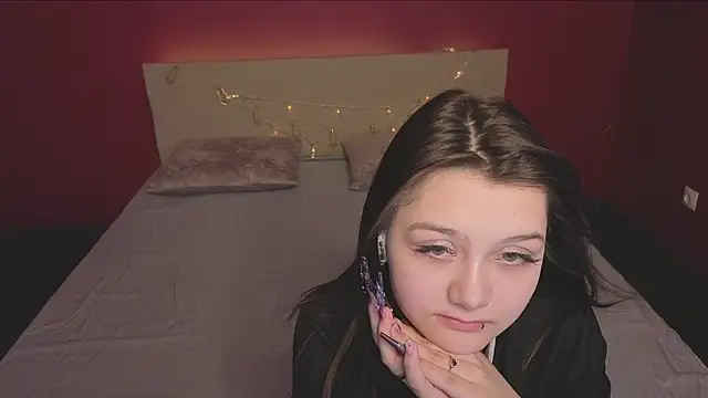 xxxnaughtyfoxyxxx online show from March 2, 2026, 9:27 am