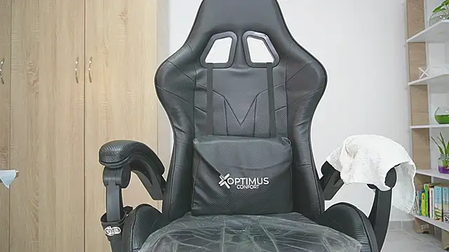 celestes777 online show from February 27, 2026, 7:47 pm