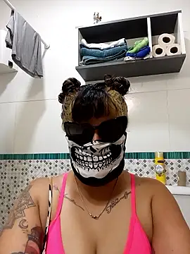 lovely-andrea online show from January 14, 2026, 3:34 am