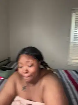 Chocolatebunnyxx96 online show from April 8, 2026, 3:01 pm