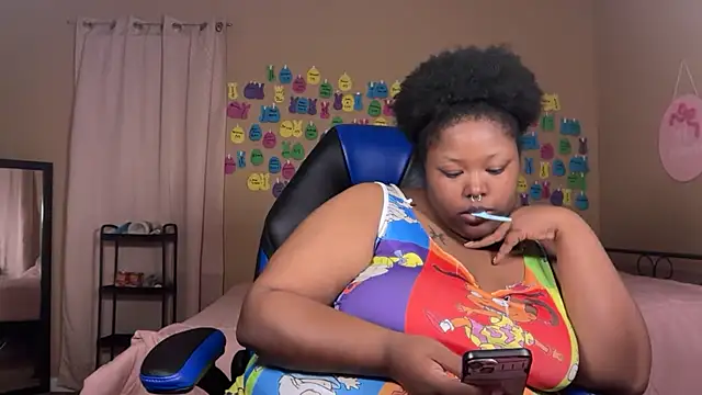 Chocolatebunnyxx96 online show from July 12, 2026, 3:52 am