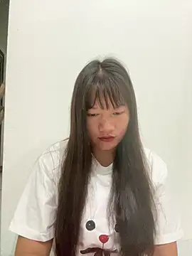 Suni-ii online show from April 15, 2026, 10:32 pm