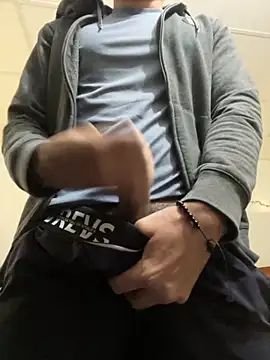 Snapshot of calientmex chatting on February 3, 2026, 2:55 pm calientmex online show from February 3, 2026, 2:55 pm