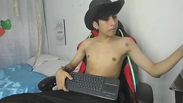 julian xx online show from April 4, 2026, 7:11 pm