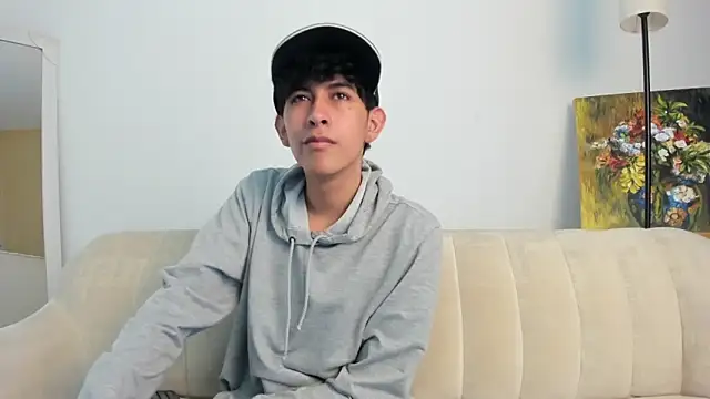 Snapshot of julian_xx chatting on May 26, 2026, 2:24 pm julian xx online show from May 26, 2026, 2:24 pm