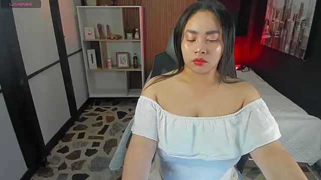 ThaliaBrookss  online show from March 9, 2026, 5:00 am