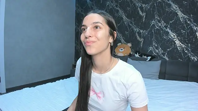 stella torres online show from May 19, 2026, 6:53 am