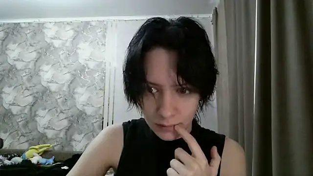 Snapshot of LxayBloom chatting on February 17, 2026, 9:17 am LxayBloom online show from February 17, 2026, 9:17 am